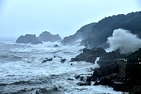 　巨浪狂濤。（圖／文：陳其敏）