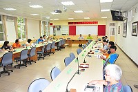 　縣府召開連江縣低碳永續家園第二次工作推動聯繫會議，聽取顧問公司簡報低碳永續家園運作體系執行推動說明、106年度連江縣鄉鎮層級行動項目推動說明及縣市溫室氣體盤查作業與未來本縣氣候變遷與調適調查執行。（圖／文：曹重偉）