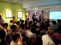 劉枝蓮《天空下的眼睛:我的家族與島嶼故事》15日在台北飛頁書餐廳舉行發表會,並舉辦島嶼閒談會。(圖:曹瑞芳提供)