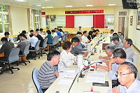 　縣府召開擴大主管月報，縣長劉增應指出，縣府表現這2年獲國內媒體好評，也感覺到更大責任，要求主管不能因此而自滿，期許大家落實檢討、改進與創新，一起把縣政工作提升到全新境界。（圖／文：曹重偉）