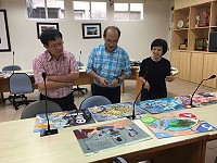 105年度全國學生美術比賽縣內初選結果揭曉,教育局邀請3位專業評審吳望如、李霜青、王振泰進行評選工作,並公布各組優勝名單。(圖:教育局提供)