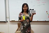 　擔任國立臺北科技大學互動設計系專任副教授、臺灣科技藝術教育協會副理事長的曹筱玥，運用課餘時間回馬舉辦能源科技課程回饋家鄉學子。（圖／文：楊凱棻）