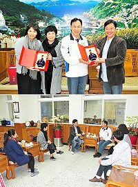 中天電視台戲劇「這些年那些事」將專程來馬取景,中天電視張總監、導演寧宜文一行9日專程抵馬勘景及拜訪縣長劉增應尋求協助;值得一提的是寧宜文曾於72年至75年在馬祖擔任文工隊長,與已故前議長陳振清等人都是老朋友。(圖/文:曹重偉)