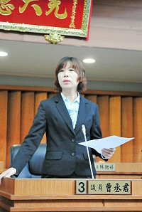 　議員曹丞君進行質詢。（圖／文：曹重偉）