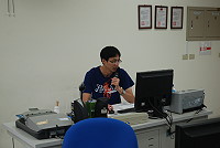 　馬祖高中19日開設105 學年度第 1 學期生涯探索特色課程─手機 APP 實作課程，由資料處理科老師施文奇授課，讓學生有機會實際體驗製作AP-P，達到多元學習之目的。（圖／文：楊凱棻）