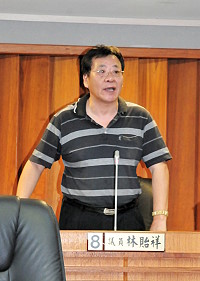 　議員林貽祥進行質詢。（圖／文：曹重偉）