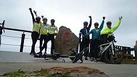 縣府觀光局舉辦秋遊9至11月觀光休閒體驗活動鐵馬單車之旅,15日抽出3位攻頂壁山幸運兒,贈送台馬來回機票。(圖:觀光局)
