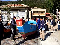 新船下水  全村動員／圖與文：陳鵬雄