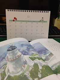 　馬祖愛趴GO粉絲團昨天抽出10位幸運粉絲，各贈送馬管處精美桌曆及手札1份。（圖：馬管處提供）