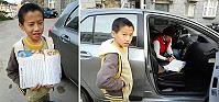 (右圖)龍應台在鄧堉棠國語課本上空白處寫「龍應台今天送鄧堉棠回家」做為大小朋友「邂逅」紀念;(左圖)介壽國中小5年級學生鄧堉棠靦腆手持課本拍照留念。(圖:曹瑞芳提供)
