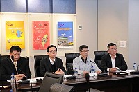 離島立委陳雪生、楊鎮浯、楊曜邀集交通部、國防部相關單位做好春節大眾運輸服務,圖左2為民航局長林國顯。(圖:立委陳雪生國會辦公室)
