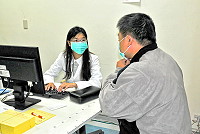 　為滿足地區民眾對中醫門診的需求，北市支援中醫師門診從今年1月起將從每週1位支援醫師增加為每週2位，有效紓解原先大排長龍景象；莒光、東引每週都有中醫師下鄉服務，對當地醫療服務大有助益。（圖／文：曹重偉）