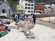 　國清週前進橋仔村，清出大量廢棄漁網具。（圖／文：陳鵬雄）