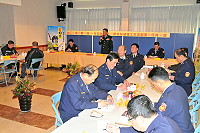 　因應106年春節期間實施「加強重要節日安全維護工作」，連江縣警察局19日下午特別邀請南竿各村村長、社協理事長、海巡、岸巡等單位代表共同召開106年加強春節期間安全維護工作協調會暨任務講習。（圖／文：曹重偉）