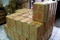 　馬祖酒廠0.6公升14度馬祖老酒即日起開始批售，每位批售商戶至2月10日期間內可批售10箱。（圖／文：吳嘉榮）