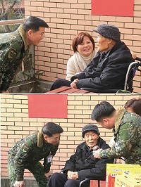(上圖)與宋伯伯相談甚歡。(下圖) 余主任帶了宋伯伯喜歡的食品。(圖/文:鄭凱仁)
