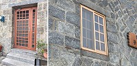 烤漆鋁門窗取代傳統木門窗成為聚落保存區建材主流。(圖/文:陳鵬雄)