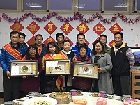 莒光鄉婦女節表揚餐會,姊姊妹妹盛裝出席,場面熱鬧溫馨。(圖/文:宋幸儒)