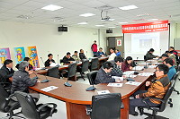 　環資局特針對相關業者召開營建及逸散性管理辦法宣導說明會，主持人秘書林宜華期許業者們自行做好周邊綠美化及防護工作，不要再讓遊客感覺馬祖像個大工地。（圖／文：曹重偉）