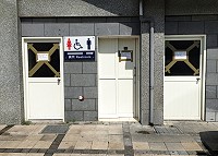 　清水運動公園旁公廁因管線問題進行維修，已於3月27日起封閉暫停使用，連江縣環境資源局提醒遊客鄉親勿前往，造成不便之處敬請見諒。（圖／文：曹重偉）