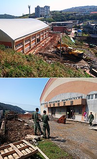 東引鄉體育館周邊地坪進行更新改善,鄉公所籲請軍民進出體育館要注意安全。(圖/文:陳其敏)