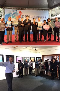 2017馬祖《藍眼淚》發表會暨油畫特展1日在北市市長官邸,連江縣政府今年配合「藍眼淚」推出系列活動,熱情邀請國人到馬祖共同體驗如夢似幻的世界奇景。(圖:連江縣交通旅遊局、馬祖酒廠實業公司)