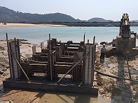 塘岐馬鼻灣簡易上船架開始施工,未來完成後可供十噸級以下小船上架維修之用。(圖/文:陳鵬雄)
