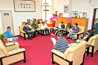 　縣議會16日召開程序委員會，由議長張永江主持，出席程序委員們共同就第6屆第5次定期大會議程做審查。（圖／文：曹重偉）