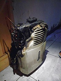 25日晚間清水村起火意外,肇事原因初步研判為屋主的除濕機起火,消防局呼籲瑕疵機種盡快檢修或退回。(圖:連江縣消防局)