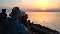 橋仔漁村夕陽吸引人,旅遊業者推荐後已成北竿必看景點。(圖/文:陳鵬雄)