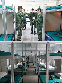 (上圖)政戰主任視導接訓單位寢室。(下圖)寢室內部已完成接訓整備。(圖/文:吳誌益)