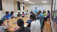 東引鄉公所針對「東湧燈塔景區是否可以規劃為徒步區?」召集旅遊相關業者、人員進行座談。鄉親出席踴躍,咸認為現階段不宜劃設徒步區。(圖:東引鄉公所)
