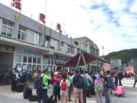 連假第二天,福澳港湧現大批人潮,單日吞吐量超過2500人次。(圖/文:陳鵬雄)