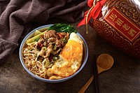 馬祖酒廠與興霖食品(五木拉麵)跨界推出馬祖老酒麵線商品,老酒麵線預計8月上市。(圖:興霖食品)(圖片為示意圖)