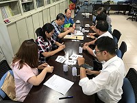 　仁愛段示範住宅選位順序封籤作業9日進行，在產發處長劉德全、政風處長賈鵬鴻、消保官楊遠鵬等人見證下完成程序。（圖／文：吳嘉榮）