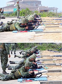 上圖:射手們專注於射擊訓練。下圖:射手們熟練的取下彈匣。(圖/文:古鎮瑋)