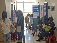 　106年度整合式健康篩檢最大站南竿鄉11日結束，5天下來共有1868位鄉親完成今年健康大事，昨天最後一天過程順暢，只有婦女子宮頸抹片檢查需要比較長的等候時間。（圖／文：曹重偉）