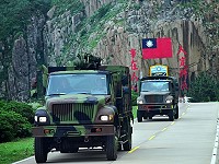 軍在前哨　圖與文：陳其敏
