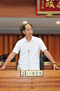　議員陳貴忠進行質詢。（圖／文：曹重偉）