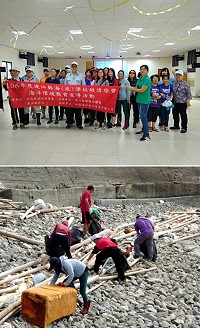 連江縣環境資源局到東引鄉辦理環境教育宣導及淨灘活動,召喚鄉親以實際行動守護海洋環境。(圖:環境資源局)