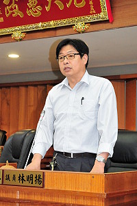 　議員林明揚進行質詢。（圖／文：曹重偉）