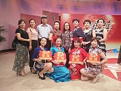 馬祖代表劉美珍(前排左2)在福州第3屆海峽兩岸喜娘大賽中,以舞蹈化的動作和逗趣的表情獲得晉級。(圖:劉美珍)