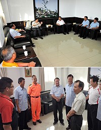 針對高速快艇不斷侵擾,縣長劉增應、議長張永江專程前往拜會海巡隊長朱英棋,雙方共同研議對策。劉增應表示雙管齊下,同時請對岸加強查緝無人島礁扣船,再配合我方驅趕進行圍堵,以收遏阻之效。(圖/文:曹重偉)