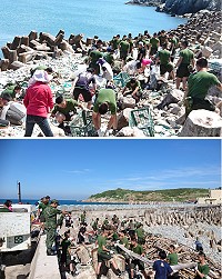 　東引東堤堆積大量竹竿等廢棄物，駐軍協助清理與清運。（圖：東引鄉公所） 