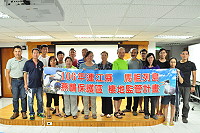 　台灣大學森林系主任袁孝維主持燕鷗保育教育專業人員宣導活動，吸引民眾與觀光從業人員前往聆聽，學習燕鷗生態新知。（圖／文：馮紹夫）