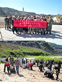 　守護整潔家園，環境資源局22日特於清水濕地舉辦海（底）漂垃圾清除暨海洋環境教育宣導活動，吸引近百位軍民前往參加，環保署管考處副處長張柏森也專程來馬共襄盛舉。（圖／文：曹重偉）