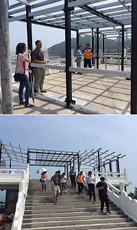 枕戈待旦紀念園區餐廳業者擅建鐵皮建物,相關單位前往現勘,要求停工拆除。(圖:本報編輯部)