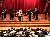 　琴定馬祖夏綠音樂會曲曲動聽令人陶醉其中，將國際水準之演出以弦樂團的編制帶給大家前所未有的聆聽經驗。（圖／文：吳嘉榮）