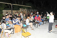　縣府文化處日本和平之旅參訪順利結束，26日晚間特請學員們在55據點舉辦分享會，每位發表學員都有備而來，而且都能從廣島、長崎的現狀與周邊維護，反思回到馬祖自身能否有相同的能力去完成。（圖／文：曹重偉）