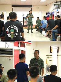 上圖:指揮官實施離營宣教。下圖:指揮官提醒役男休假應注意事項。(圖/文:謝承翰)